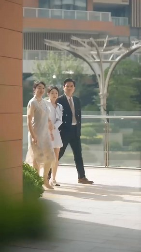 364K views · 6.9K reactions | Full Drama... Pria yang dulu dibantu kecil — 10 tahun kemudian jadi CEO ganteng segalanya untuk memanjaku! #Drama | Bacot Sianya | Facebook