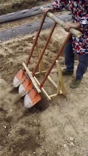 DIY Agricultural Tool Made of Three Shovels