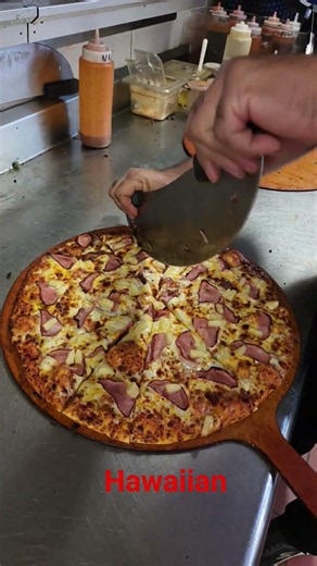 ROUND TABLE PIZZA #usa #pizza #food #fastfood #pizzalover #italianfood #pizzafood #pizzatime #Lodi