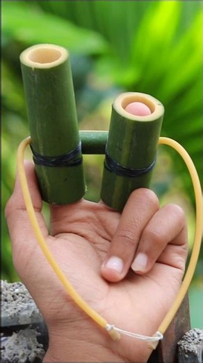 MINI BAMBOO SLINGSHOT WITH ARROW | POWERFUL TWO-FINGER SHOOTER #toys #satisfying #ideas #diy