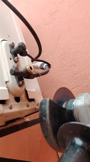 ❄️🔧 ¿Sabías que los **O-ring** son fundamentales en un sistema de aire acondicionado? 🛠️💨 Estos pequeños anillos de goma se encargan de **sellar las uniones** y evitar fugas de **refrigerante** 😱. 👉 Si notas que tu equipo está perdiendo gas, ¡puede ser culpa de un O-ring dañado! 📉 No dejes que una fuga te haga gastar más en recargas. 📲 Contáctanos al WhatsApp **6243-1990** 📍**David, Chiriquí, Panamá** Somos **Refri507** 🔥❄️ #AireAcondicionado #FugasDeGas #ORing #RefrigeraciónPanamá #Ref