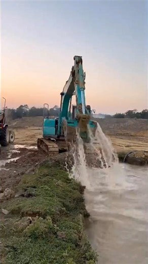 excavator add mixture machine working video.