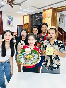 633K views · 10K reactions | Eating fresh shrimp challenge | Mister Pov 6 | Facebook