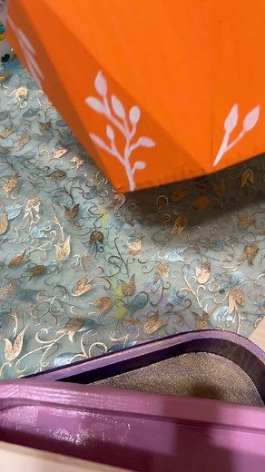 satisfying art…& joy of finishing a piece 李 keeping art simple spring vibes only!!! #handpainted #art #woodengifts #shopsmall #smallbusinessowner #shopnow #ordernow | Sinhascreations | Facebook