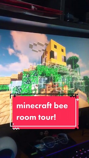 Exploring My Minecraft Bee Room | Room Tour