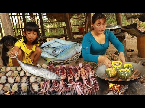 Steamed octopus with pumpkin spicy and Grilled squid with fish for eating delicious