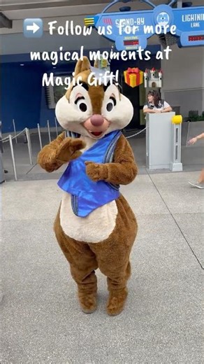 A magical meet-up with the cutest squirrel in Magic Kingdom 🐿️✨ #disney #magicgift