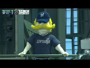 OAK@MIL: A's booth reflect on original Bernie Brewer