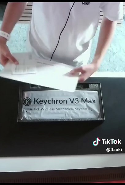 Thank you so much @Keychron 🫶🏼 (LINK IN BIO) opening quality mechanical keyboard, with software #4zuki #mecanickeyboard #clean #cleansetup #keychron #4zuki