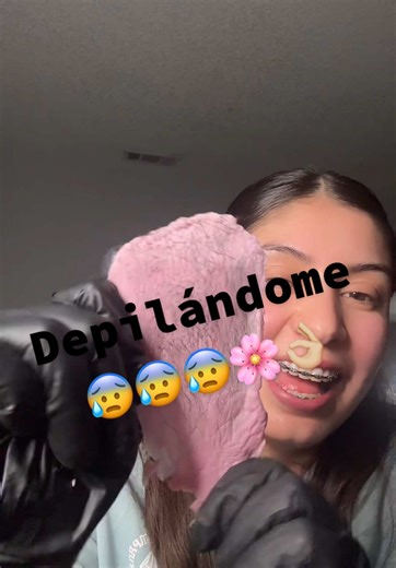 Jajajja depilándome con cera mi primera vez, a ver díganme si ustedes lo harían o creen que es un poco loco ?? . (Conclusión no logre quitarlo todo por mi misa) 🤯🌸🌺#depilacion #paratiiiiiiiiiiiiiiiiiiiiiiiiiiiiiii