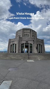Crown Point - Vista House State Scenic Corridor in Oregon #vistahouse #CrownPoint #Oregon #columbiariver #columbiarivergorge #roadtripusa #roadtrip #traveloregon #explorenature #pnwwonderland #oregonstate #historiccolumbiariverhighway #museum | Pinaykano Pinaykano