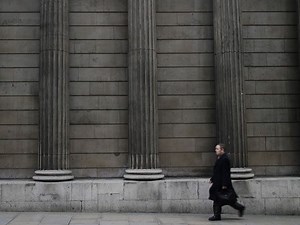 The trust crisis in the workplace