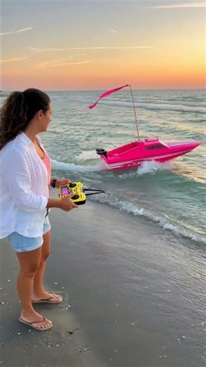 🌅 Sunset RC Boat Magic with the Flamingo! This pink speedster is absolutely crushing the waves