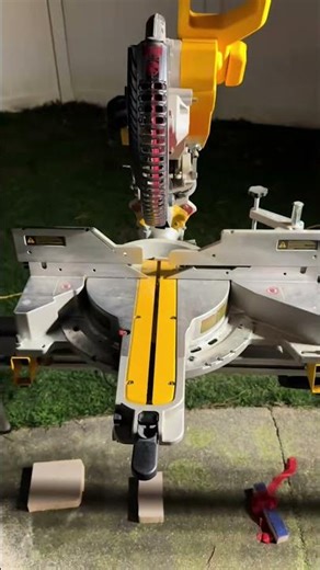 Super convenient & easy-to-use hand leaf blower! #leafblower