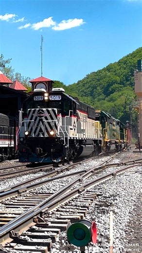 Reading and Northern 5019 Leads The North Reading Fast Freight (NRFF) For The First Time (2021)