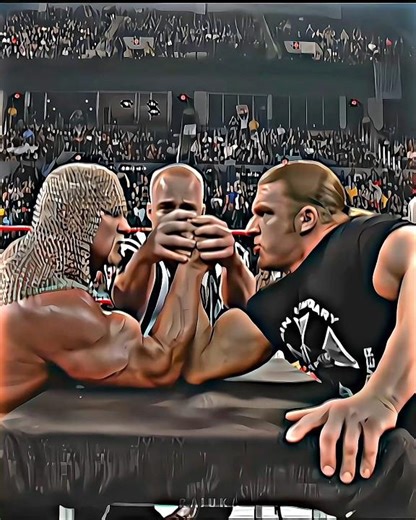 Scott Steiner vs. Triple H Arm Wrestling Match: On this day in 2002 #scottsteiner #tripleh #shorts