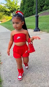 a seulement 4 ans elle fait trembler le monde | Histoire du Monde