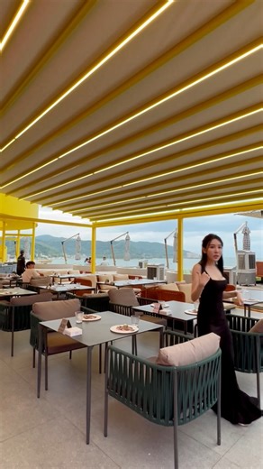 384K views · 3.5K reactions | Movable awning shed necessary for outdoor venues in summer. The electric awning is sun-proof and rain-proof, no matter how big the sun is! The sunshade can prevent sun and ultraviolet rays, and it is ventilated on all sides, and it is not stuffy at all.#awning #retractable #awning #pergola #gazebo #blinds #sunroom #outdoor #sunshade #gardendesign #roof #fullcassette | Davis Sunshade Structure System-Electric Awning | Facebook