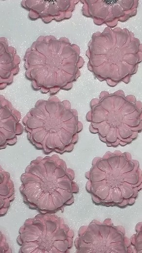 #Fyp #viral #fondant #painting #fondantflowers