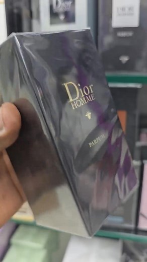 58K views · 687 reactions | #سمسم_أورجنال #سمسم #ديور #عطور #عطر #بورتسودان #السودان #عطور_عالمية | أسامة حسين | Facebook