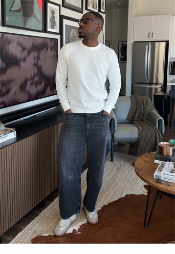 Stopped in @Banana Republic and found some cool pieces to add to my wardrobe 👖👕 Shoes - @Maison Margiela Boots - @Dr. Martens #mensfashion #mensstyle #menswear #styleinspo #everydaystyle