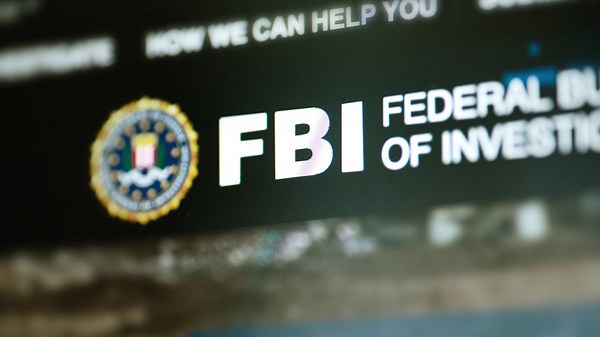 Fake FBI agents are scamming Chicagoans, and here's how you can avoid imposters