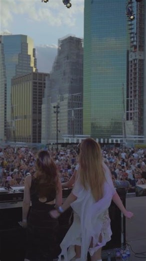 Opening our B3B set in NYC with Illusory was one of the most magical moments of my year. 🗽🏙️✨