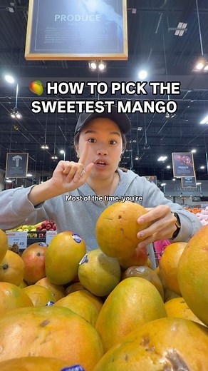 1M views · 2.9K reactions | A quick #mango 101 for your next grocery trip so you don’t end up with sour or unripe mangoes! You also don’t have to peel it right when you bring them home. Leave them in a closed plastic bag for a day or two to achieve that super soft flesh, then it’ll be perfectly juicy and sweet for consumption! 朗 #mangofruit #mangoseason #kitchentip #mangorecipe | Hao Hungry | Facebook