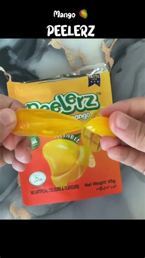 🤯 Wait… you can actually peel this candy!