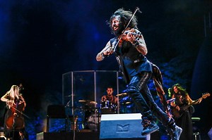 219K views · 1.3K reactions | Ara Malikian dentro de "La Gira Mundial de Violín", convertirá el Navarra Arena en un corral de comedias, con un show de luces nunca visto y un sonido espectacular... Pamplona - 22 de diciembre de 2018 - Navarra Arena - 21:00h. Entradas: https://ara-malikian-pamplona-2018.eventbrite.es | Ara Malikian | Facebook