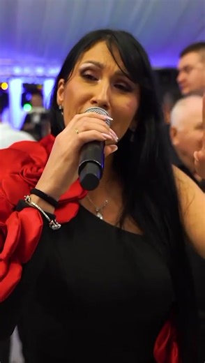 🎉 Ce petreceri frumoase ies cu Formația Dinamic! 🎶 Atmosferă, muzică bună și distracție până dimineața!Cu Formația Dinamic, orice eveniment devine o petrecere de neuitat: nunți, botezuri, aniversări sau petreceri private. 🥂💃🕺 Voie bună garantată și ringul de dans mereu plin! 🔥#Formatia@Formația Dinamic @PaulaCoviltir&DinamicFocsani