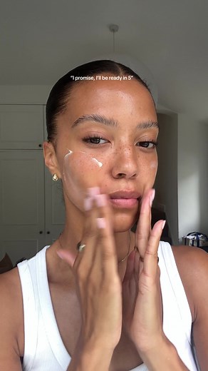 5-Minute Minimal Coverage Makeup Routine