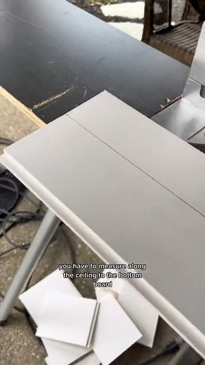 STEP BY STEP INSTRUCTIONS for installing a shiplap wall. How to install a shiplap wall. #reelvedio #viralreel #reelfb | Benderhomes