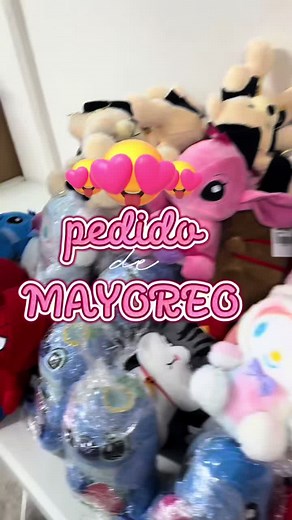 Peluches de Hello Kitty y Stitch: Empaca tus sueños
