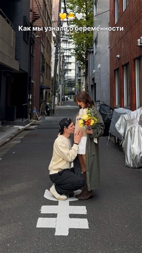 Анна Басырова ✈︎Путешествия и Сотрудничества|Travel influencer on Instagram: "у нас обоих была совершенно не такая реакция, как принято постить в Инсте Мы не прыгали до потолка, не было захлестывающего восторга. Я думала, что задержка - это гормональный сбой или вообще климакс🙈 и тест сделала просто на всякий случай. Что было по итогу: наверное, это называется шок? Оцепенение, недоверие своим глазам и недоверие тому, что это завтра не закончится. Казалось, будто эмоций вообще нет. И очень много