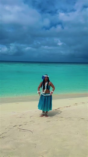 Somewhere over the rainbow 🌈 Hawaiian Dance in Maldive 🇲🇻 #hawaiian #maldivestiktok