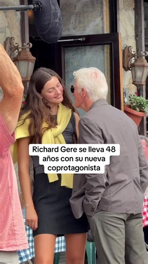 #pegar con @New York Mickey Richard Gere coprotagoniza una peli con Diana Silvers y se llevan 48 años!!!! La peli se llama Assymetry así que supongo y espero que la diferencia de edad sea un tema principal 🫣
