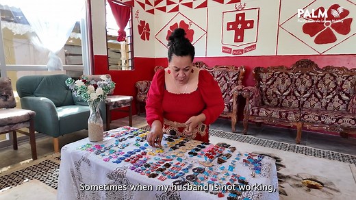🌺 ‘Eti’s Excellence: PALM scheme empowering support for Tongan families ‘Eti from Tonga 🇹🇴 recently participated in the Pacific Australia Labour Mobility (PALM) scheme, working on a berry farm in Queensland🍓. Her leadership and commitment helped her achieve two important goals: supporting her children’s education 🎓 and building a home for her family🏡. Since returning home, ‘Eti has also established a small business making handcrafted earrings 📿💎, helping to support her household income.