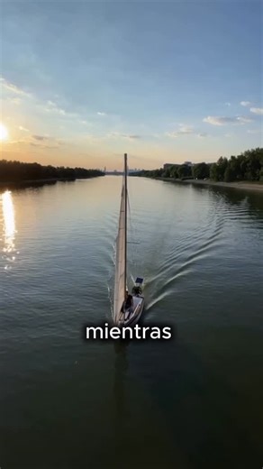 Marcos Zanelli on Instagram: "Velero con ventilador solar. Desafiando a Newton."