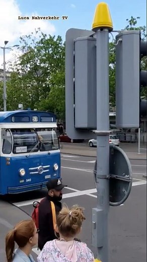 Oldtimer Bus der VBZ Ausfahrt Station Bellevue ZH