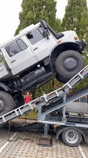 Mercedes-Benz Unimog in action at the Unimog-Museum. 🔥😱🤩❤️ Visit the Unimog Museum – more at https://unimog-museum.com #unimog #unimogmuseum #unimogclubgaggenau #truck #offroad #tiktok #reels #germany #madeingermany #mercedes | Unimog Community - Alles rund um den Unimog & MB-trac