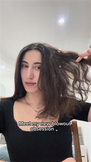 mari mandaria on Instagram: "SHEGLAM HAIR Blowout Bliss Volumizing Hot Air Brush with the 24K hair serum ✨🌟💋🫶 @sheglam and @sheglam.hair #SHEGLAM #SHEGLAMHAIR #SHEGLAMHAIRinspo"