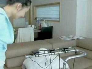 милашка поет песню Beyonce irreplaceable