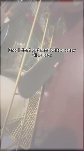 help it got stuck 😭🙏 #fingerboarding #fingerboard #fingerboardingclips #viral #funny #memes #fypシ