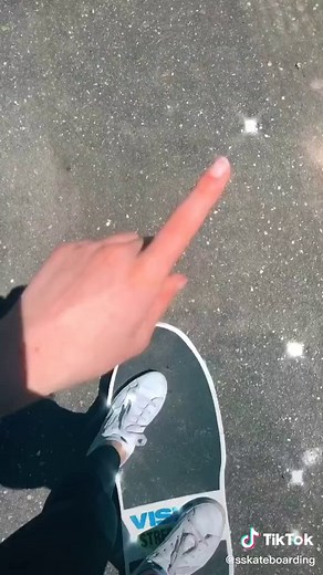 This is a simple and easy way to ride a skateboard for beginners! 🦋💞