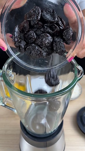 Chaque fois que j'ai des prunes à la maison, je prépare cette délicieuse recette ! | Super Recettes