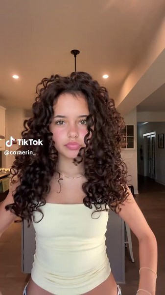 Birthday Hairstyles with Curls Ideas