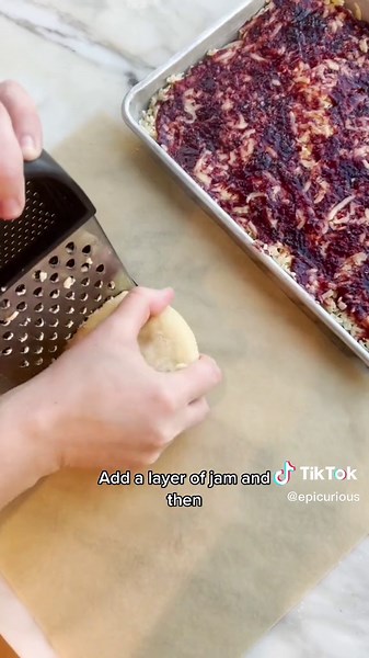 Delicate Shortbread Bars with Jam: A Holiday Baking Technique