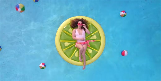 Sofie Dossi - Summer (official music video)