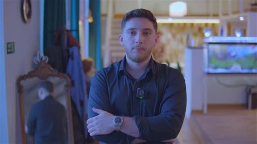 @radu_fluerariu aduce pasiune și dedicare în programul „Șah în Școală”, inspirând copii să învețe prin joc și dezvoltându-le răbdarea, gândirea strategică și încrederea de sine. Prin metode prietenoase, reușește să transforme fiecare lecție într-o experiență motivantă și educativă pentru micii șahiști. A fost gazda noastră și a roboțelului #SahInScoala, la clubul @supermindchessclub , iar copiii au fost pur și simplu captivați! #SahInScoala #PentruCopiiPentruEducație #RaduFluerariu | Șah în școa